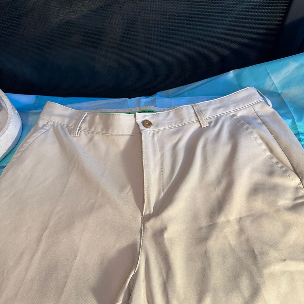 Izod Golf Shorts Size Large